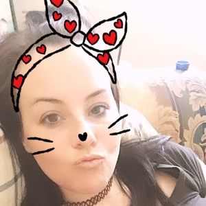 Meet your Posher, Holly